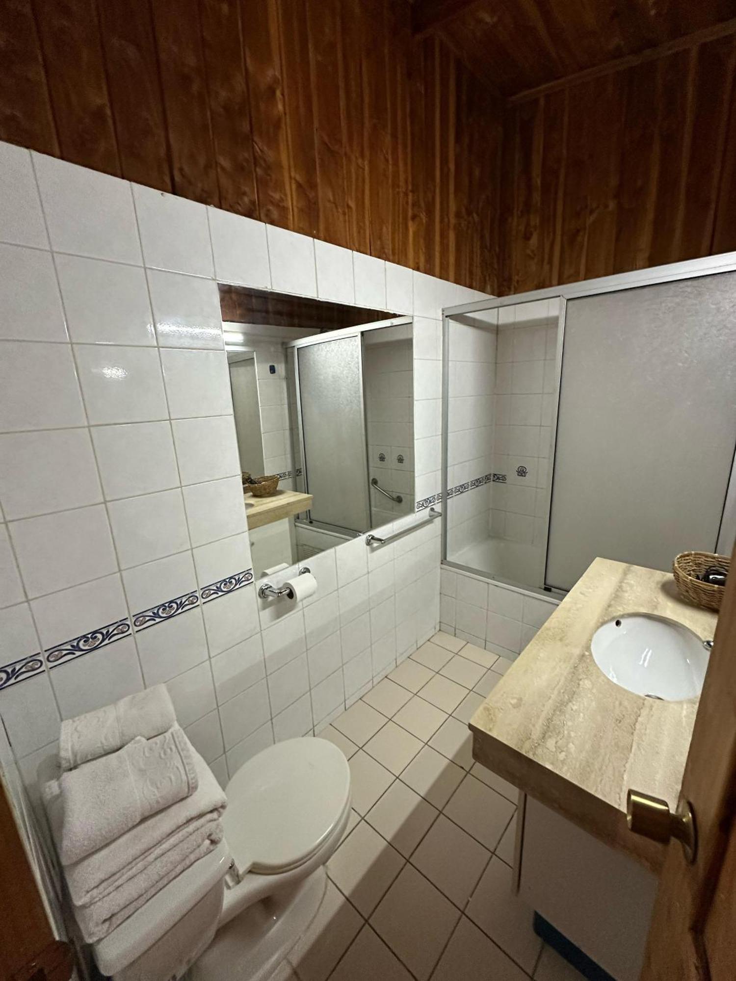 Hotel Los Maitenes Пукон Екстер'єр фото